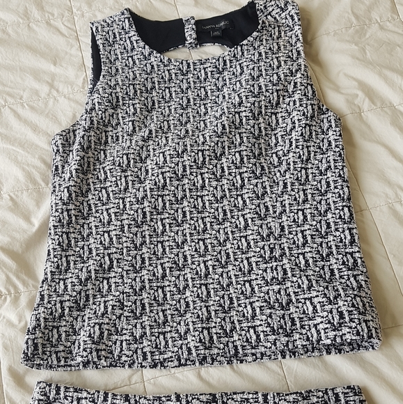 Banana Republic XSMALL 2piece top and skirt - Picture 3 of 4